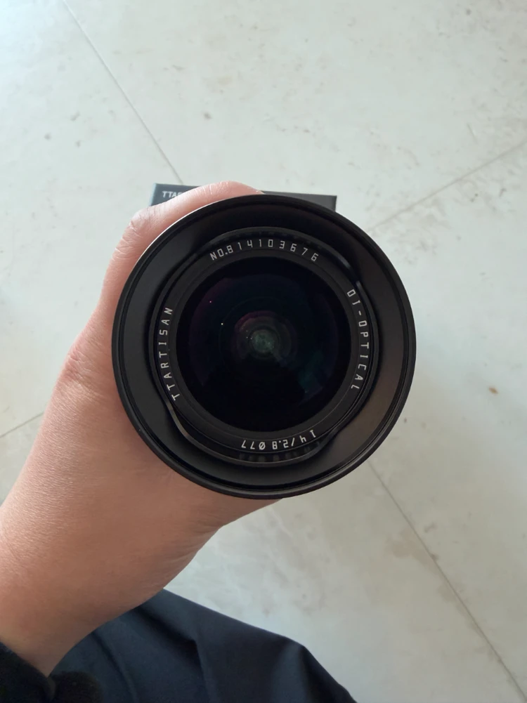 신품급 티티아티산 14mm F2.8 L 망원렌즈팝니다 이미지