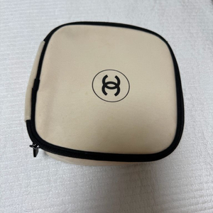 샤넬 뷰티 파우치 화장품파우치 이미지