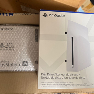 ps5 30주년 에디션 및 디스크드라이브 이미지