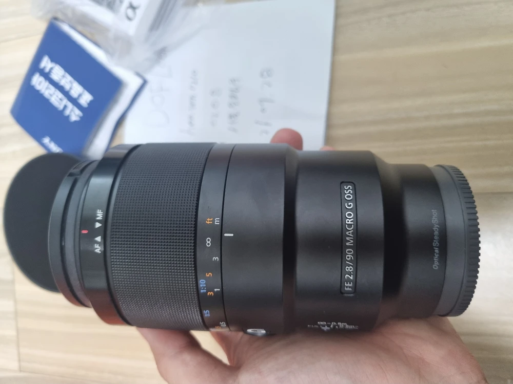 FE 90mm F2.8 G OSS 매크로 렌즈 이미지