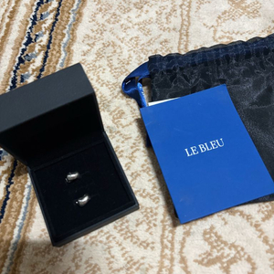 르불루 Le Bleu 미니 커브 이어링 귀걸이 이미지