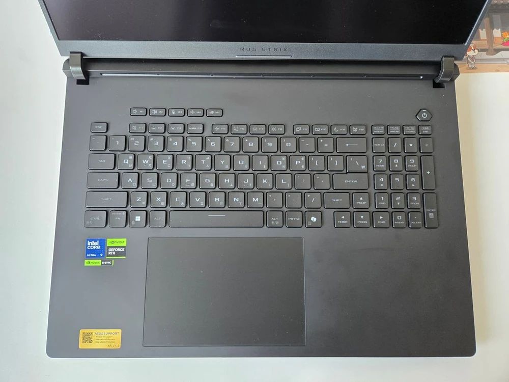 하이엔드 노트북. 에이수스 2025 ROG STRIX SCAR 18 G835LX-SA041W 이미지