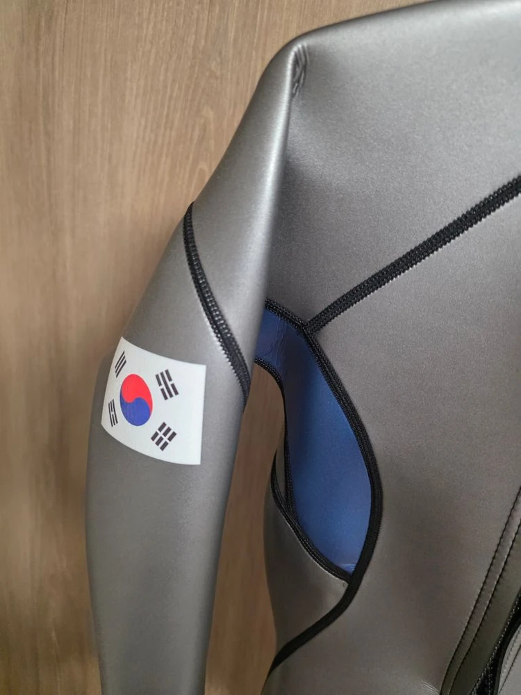 여성용 웻슈트 이미지