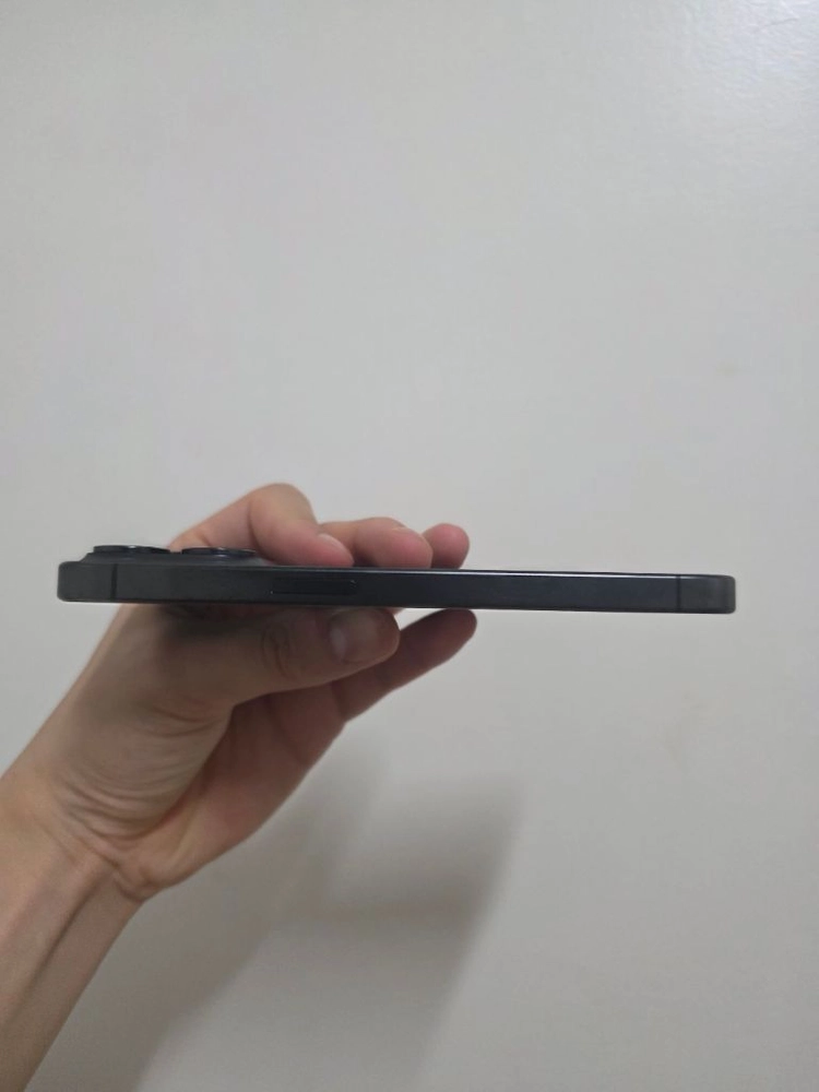아이폰 15 프로 256GB 블랙 티타늄 이미지