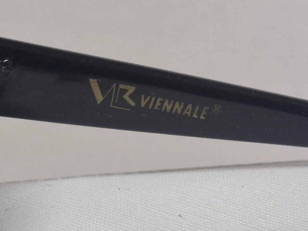 VIENNALE 선글라스 이미지