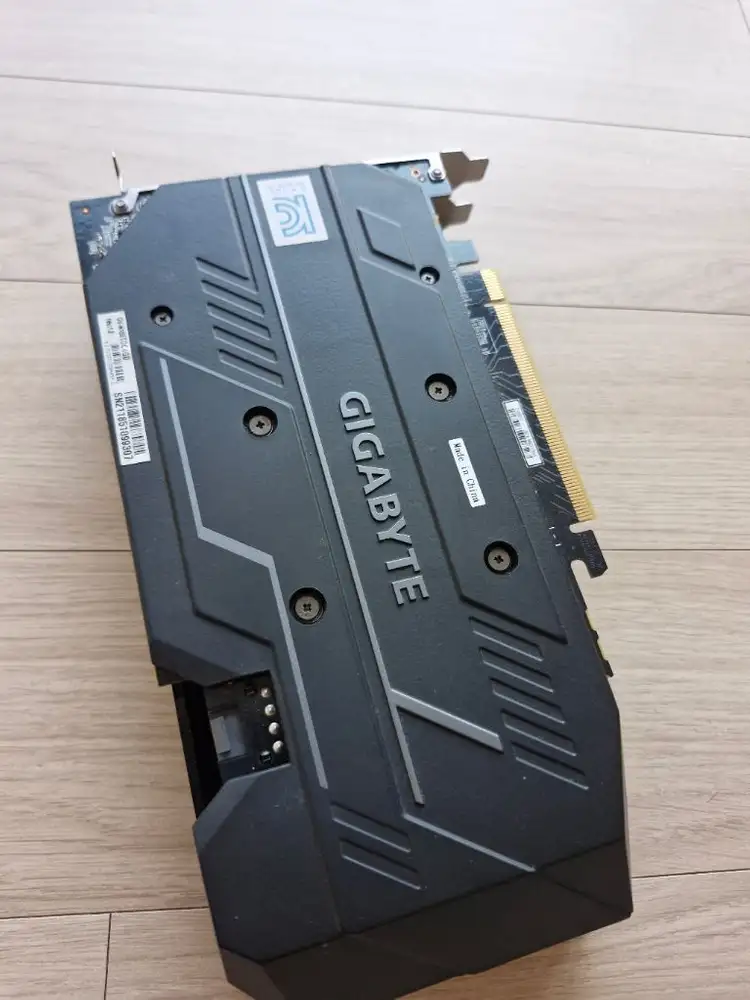 GTX1660TI 최상급 이미지