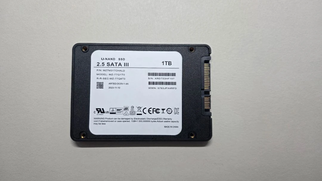SATA III SSD 1TB 이미지