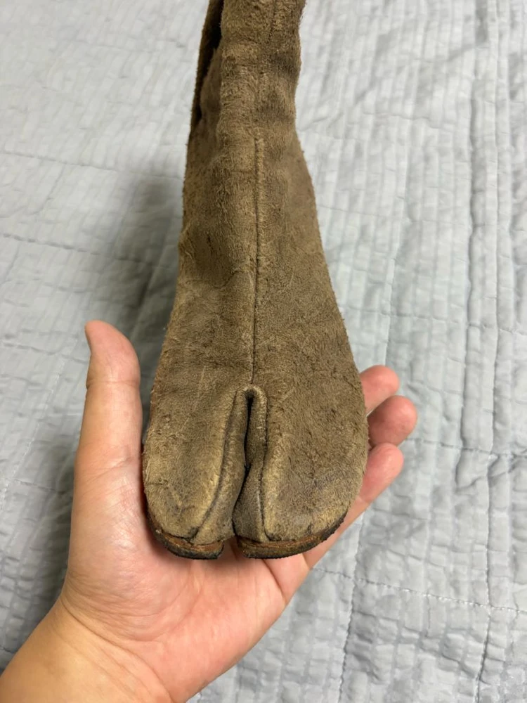 [37] 메종 마르지엘라 스웨이드 타비 부츠 브라운 이미지