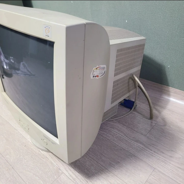 crt 모니터 옛날 레트로 빈티지 이미지