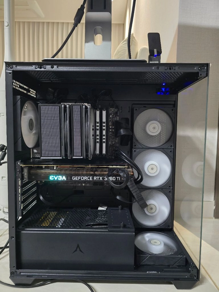 인텔 I7-13700KF/ RTX3060Ti 게이밍 본체 팝니다. 이미지