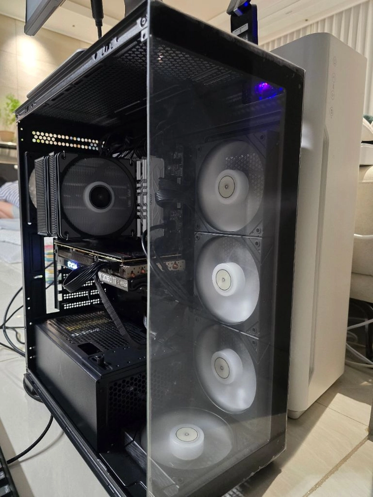 인텔 I7-13700KF/ RTX3060Ti 게이밍 본체 팝니다. 이미지