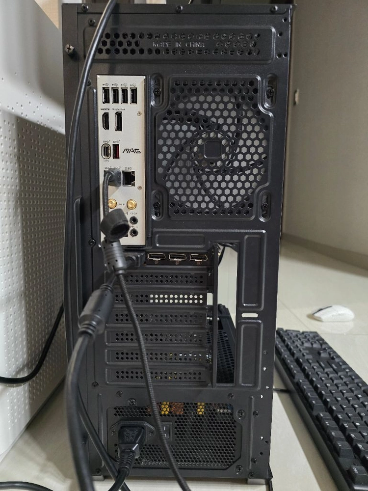 인텔 I7-13700KF/ RTX3060Ti 게이밍 본체 팝니다. 이미지