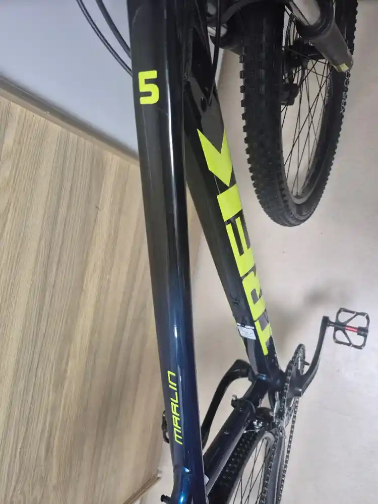 2021년형 트렉 마린 5 (Trek Marlin 5) 다크 아쿠아틱/트렉 블랙 MTB 자전거 이미지