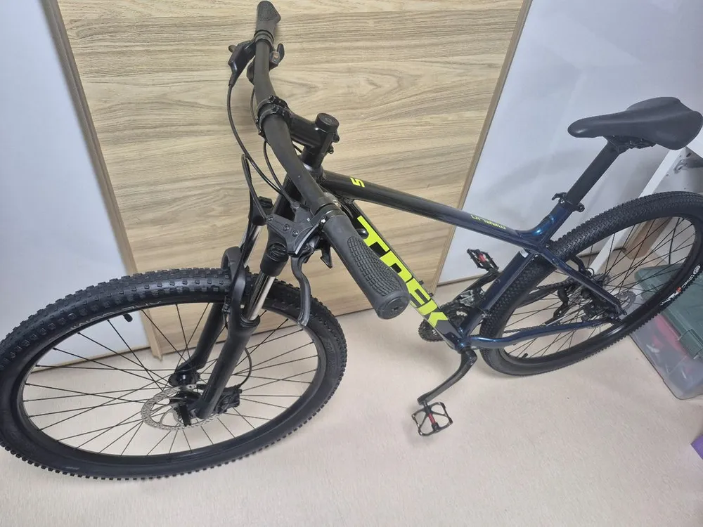2021년형 트렉 마린 5 (Trek Marlin 5) 다크 아쿠아틱/트렉 블랙 MTB 자전거 이미지
