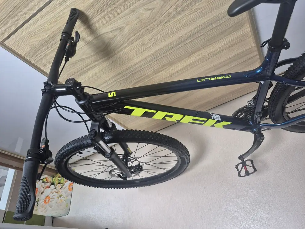 2021년형 트렉 마린 5 (Trek Marlin 5) 다크 아쿠아틱/트렉 블랙 MTB 자전거 이미지