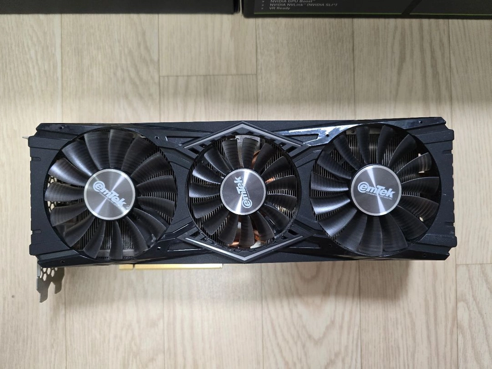 RTX 2080 Ti 그래픽카드 이미지