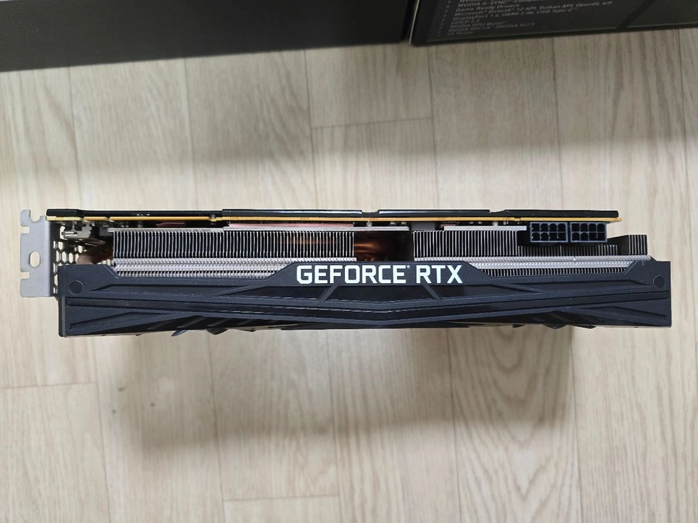 RTX 2080 Ti 그래픽카드 이미지