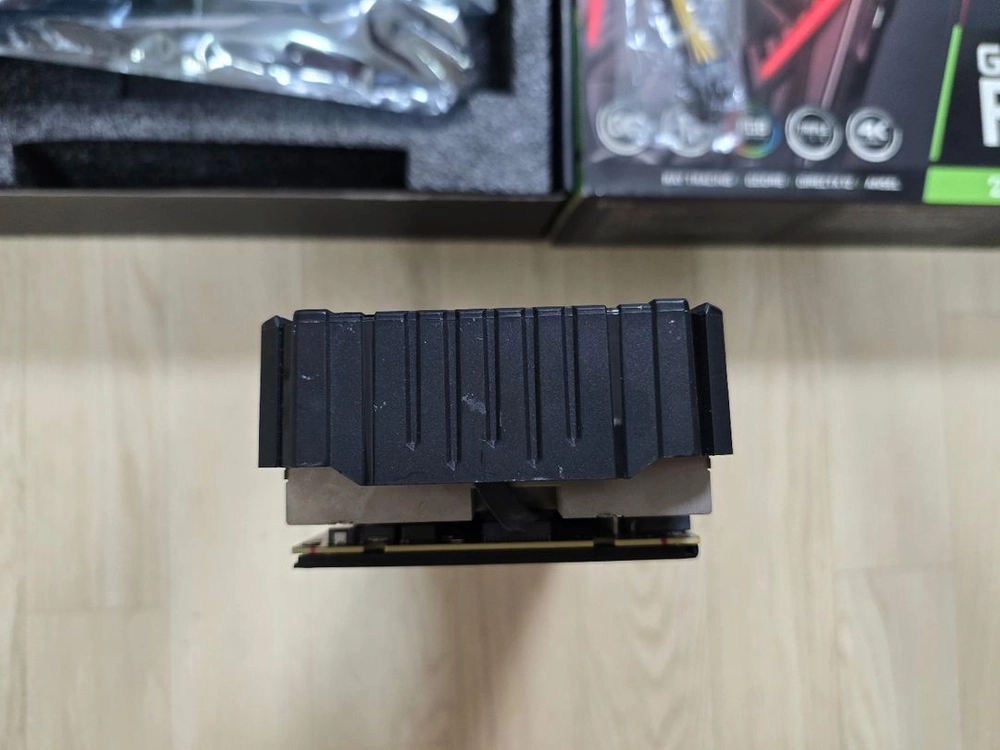 RTX 2080 Ti 그래픽카드 이미지
