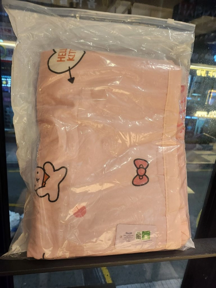 혤로키티 방석 2개 냉감이불 1개 일괄판매 합니다 이미지