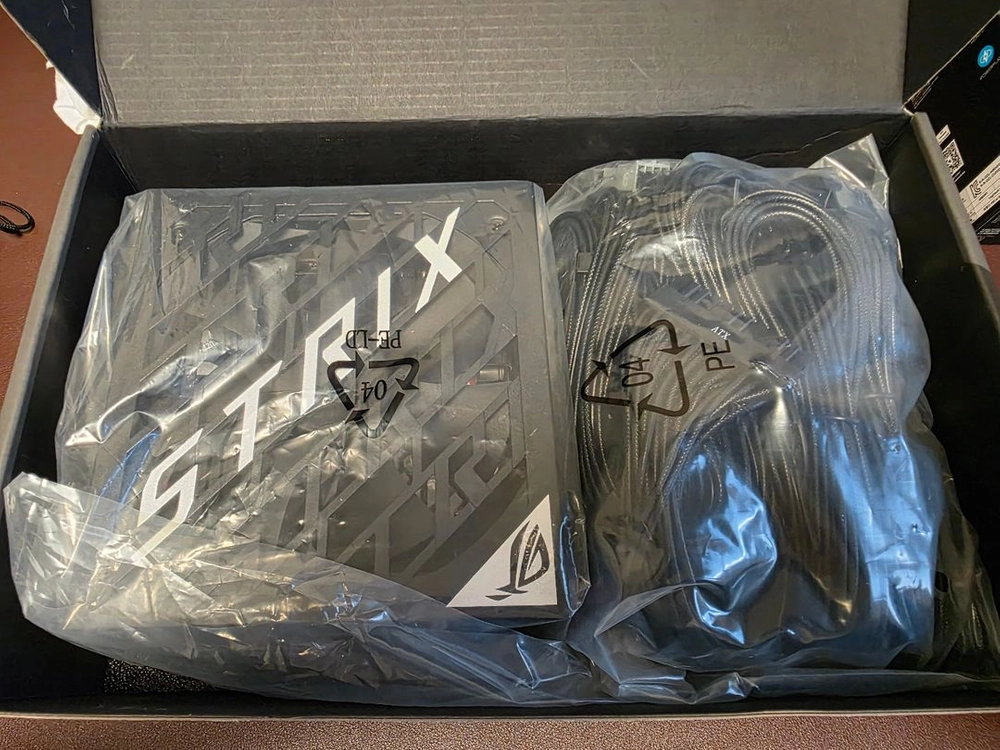 ASUS ROG STRIX 1200W Platinum 판매합니다. 이미지