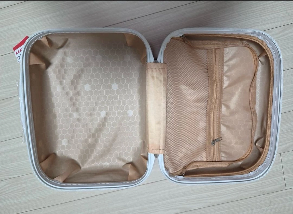 키티 레디백 빨강색 이미지