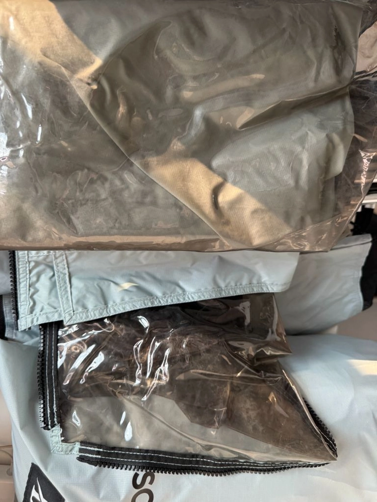 라디트 솔롱고 본체(스킨 개선품 26년 9월 교체후 미사용)+이너텐트+프론트 tpu 일괄 판매합니다 이미지