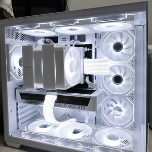 라이젠7 9800X3D RX9070XT 화이트신품본체 팝니다 이미지