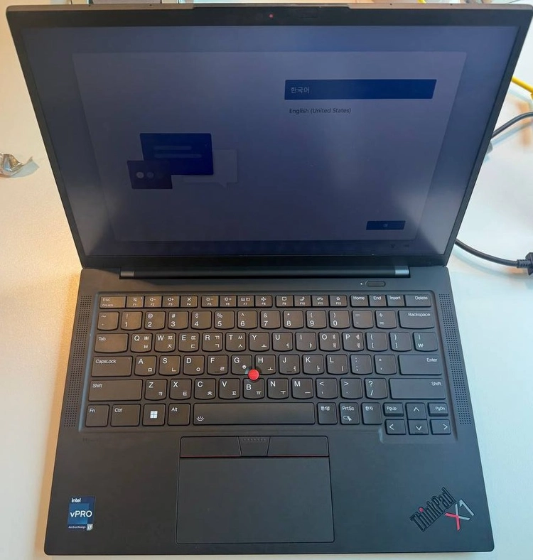 ThinkPad X1 Carbon Gen 11 (i7-1365U / 32GB / 512GB) 이미지