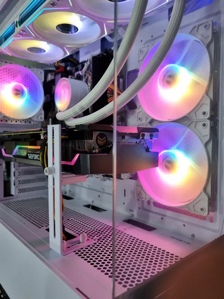 라이젠 9600X D5 16G RTX 3080 10G 그래픽 카드 이미지