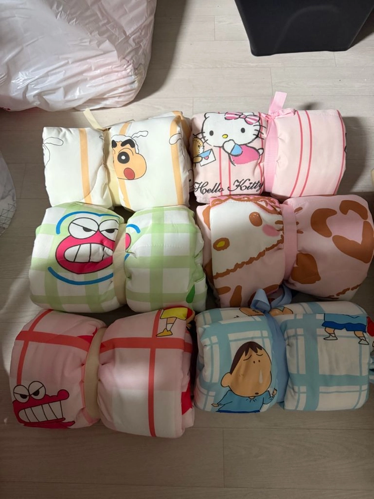키티 및 짱구 냉감이불 이미지