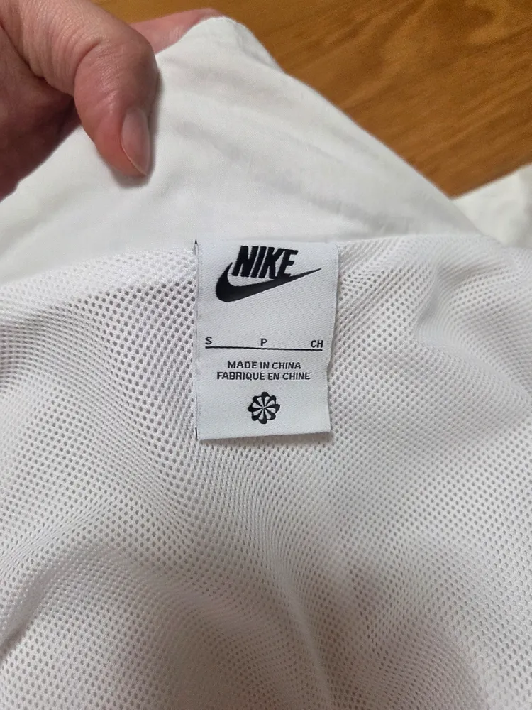 나이키 여성 빅스우시 우븐 바람막이 화이트 S 상태좋음 이미지