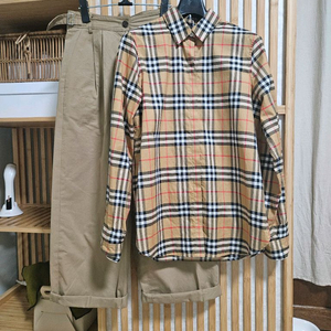 버버리 체크셔츠 이미지
