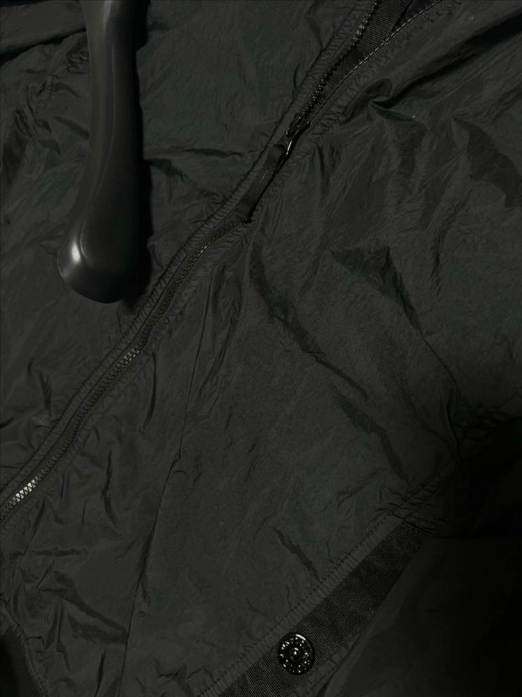 [xl] 25ss 스톤아일랜드 크링클랩스 바람막이 블랙 이미지