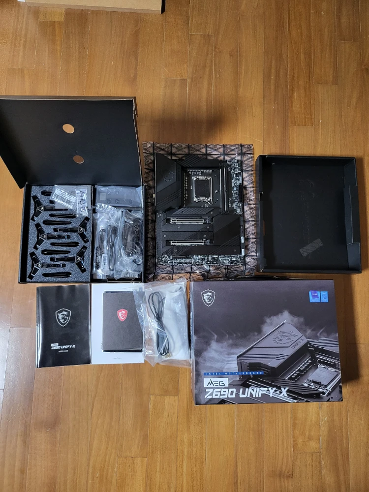 Z690 UNIFY X .DDR5 메인보드 팝니다 - 안심되는 중고거래