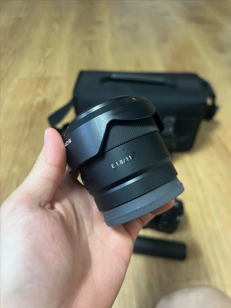 소니 ZV-E10 카메라 , SONY FE 1.8/50, SONY E 1.8/11 이미지