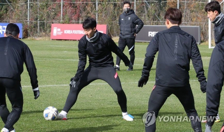 나이키 대한민국 축구 국가대표 선수용 국대 테크니컬팬츠 트레이닝 긴바지 이미지