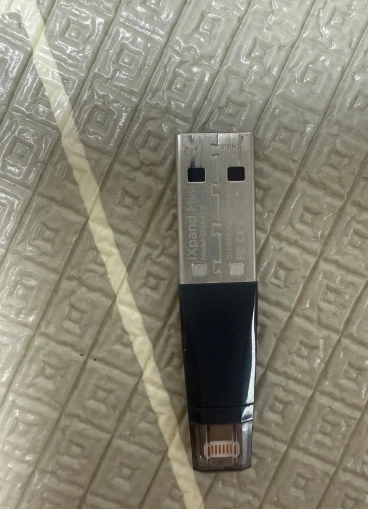SanDisk iXpand mini [64GB] 팔아요 아이폰8핀용! 이미지