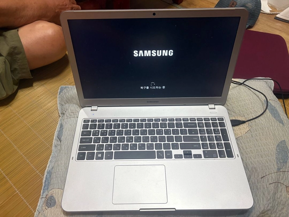 삼성 노트북 (NT550XAA-K28T) 이미지