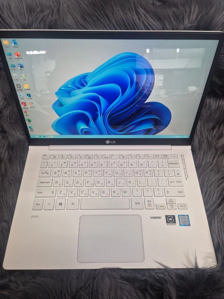 LG 그램 노트북 화이트 14인치 i5 8세대 램 16기가512기가 이미지