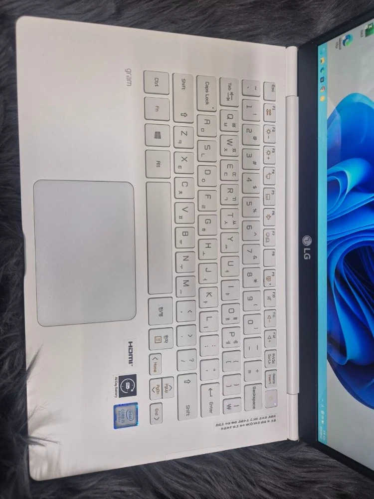 LG 그램 노트북 화이트 14인치 i5 8세대 램 16기가512기가 이미지