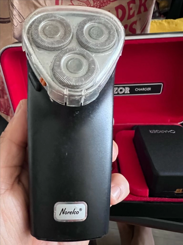 Philips Norelco HP1308 빈티지 전기면도기 이미지