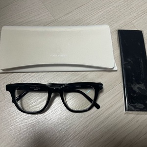 젠틀몬스터 안경테팝니다. 이미지