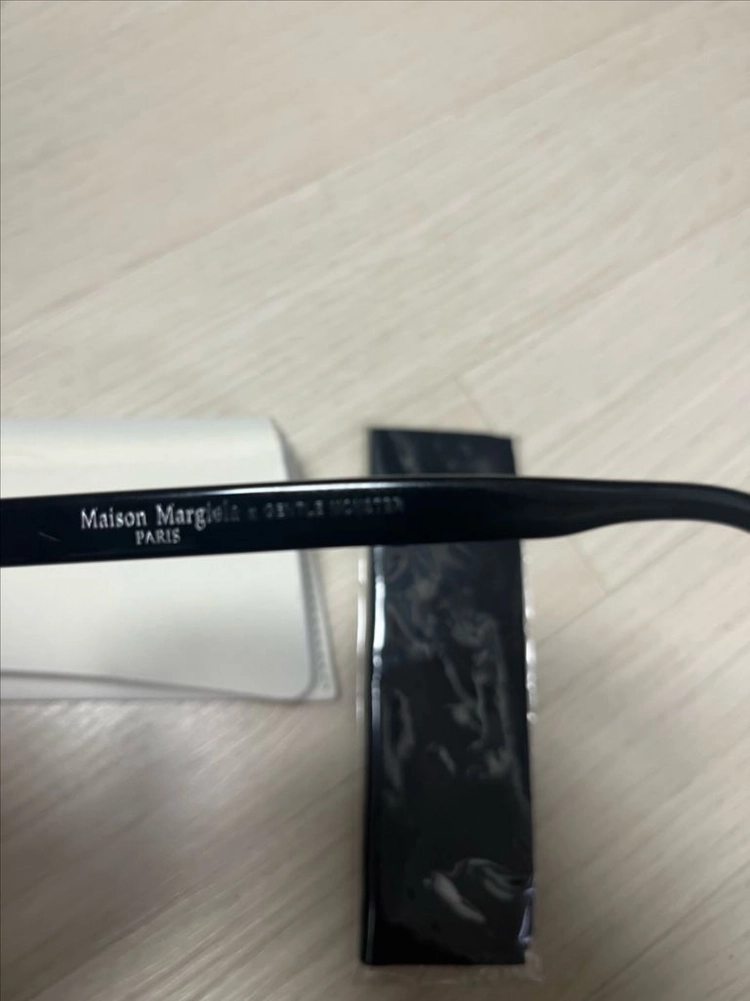 젠틀몬스터 안경테팝니다. 이미지