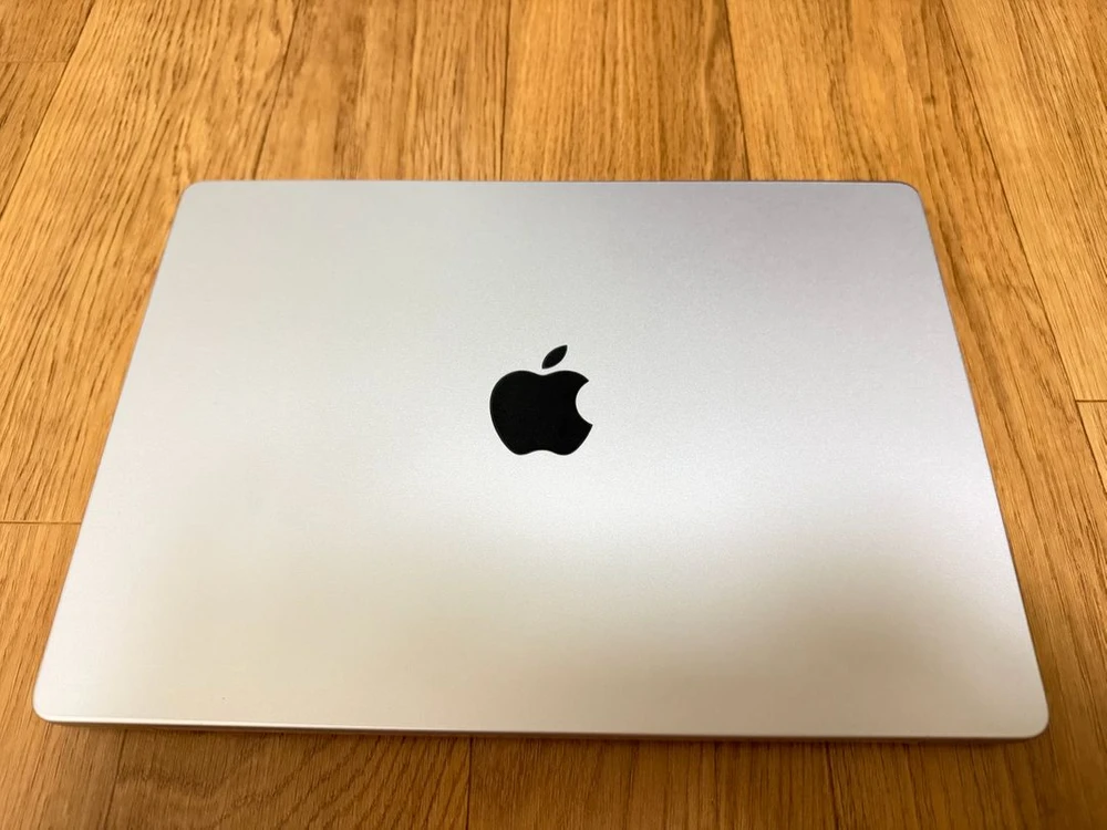 맥북프로 M5 14인치 16GB 1T 실버색상 세제품급 팝니다 이미지