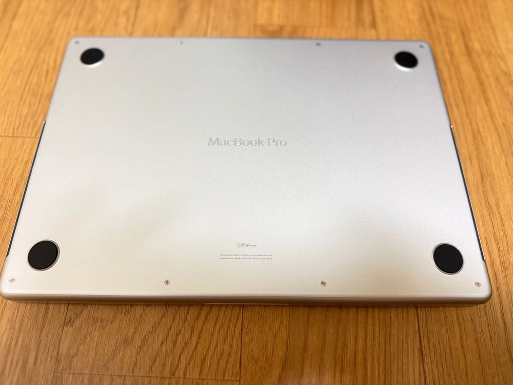맥북프로 M5 14인치 16GB 1T 실버색상 세제품급 팝니다 이미지