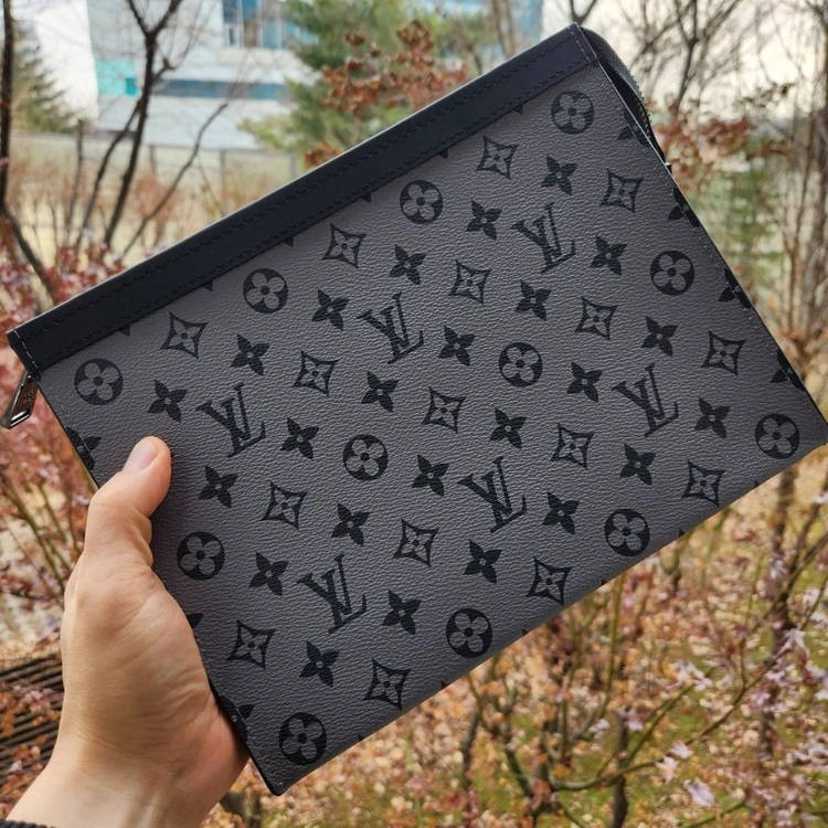 새상품 루이비통 포쉐트 클러치백 무료배송 이미지