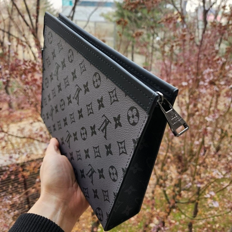 새상품 루이비통 포쉐트 클러치백 무료배송 이미지