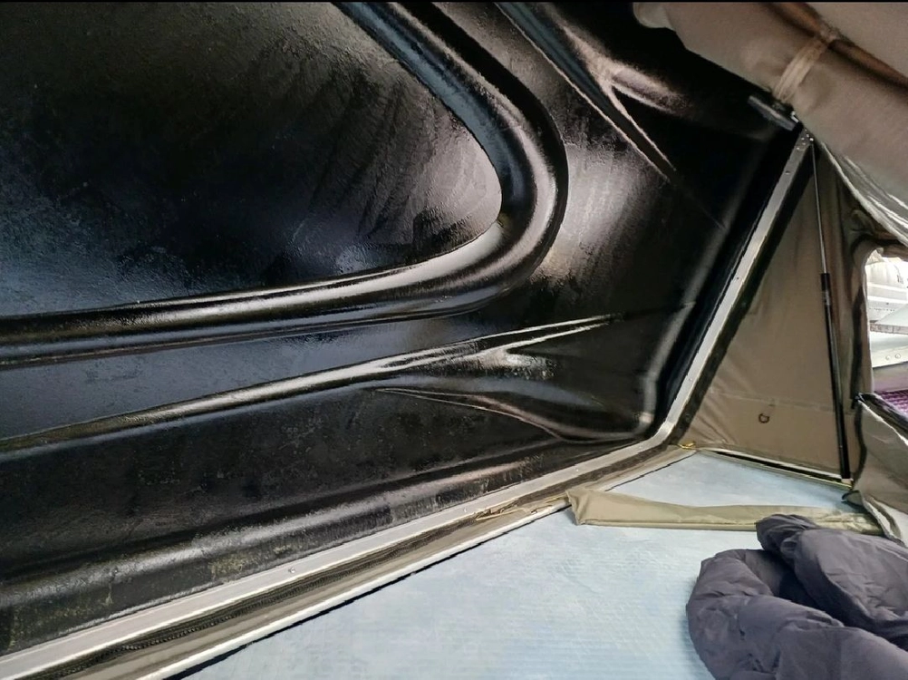 아베나키 패밀리 루프탑텐트 전시상품 사용감다수 장착 이미지