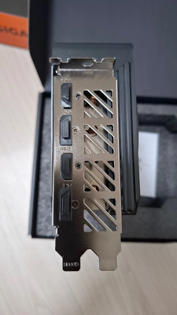 RX 7700 XT 그래픽카드 팝니다 이미지