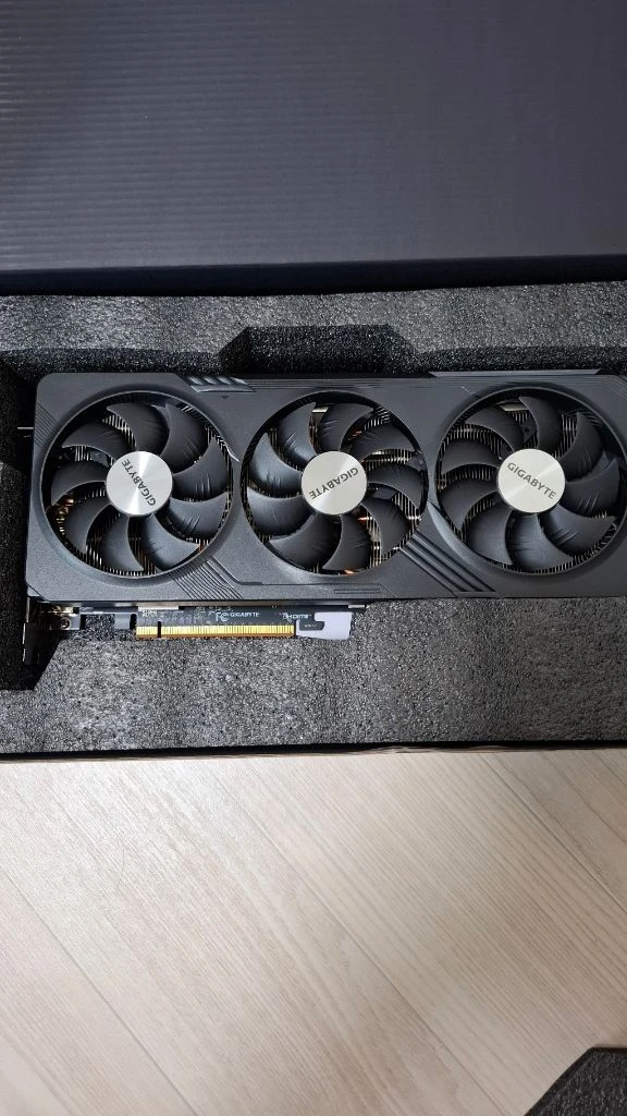 RX 7700 XT 그래픽카드 팝니다 이미지